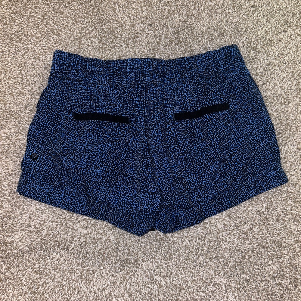 Lululemon shorts size 8